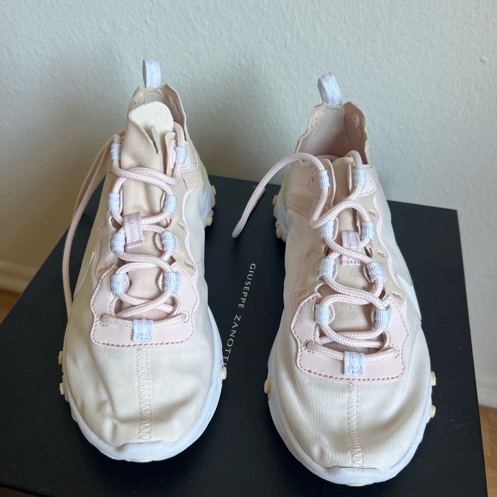 Nike  Pink Sneakers